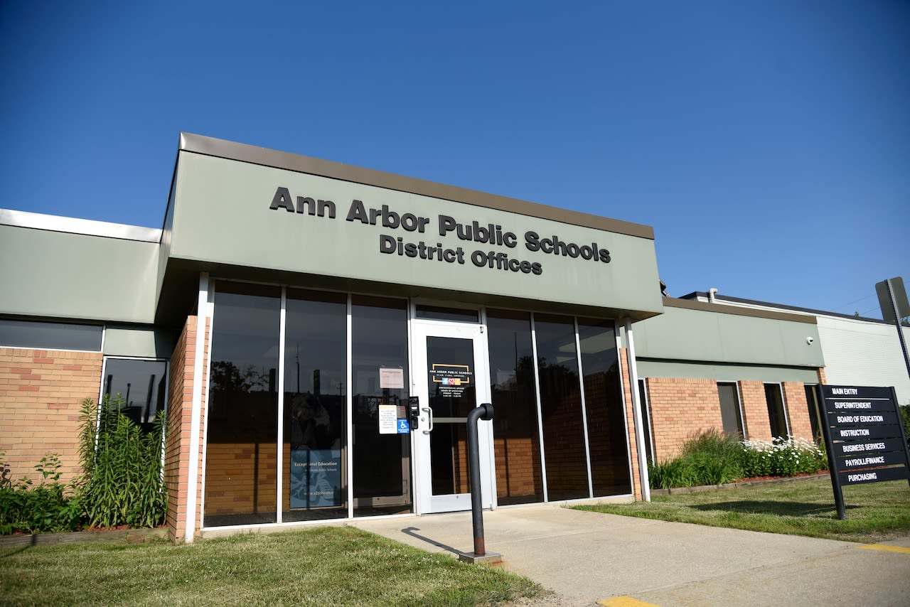 Parents, students decry cuts to Ann Arbor middle and high school music programs