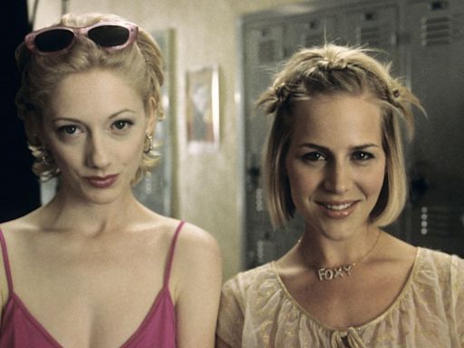 Judy Greer & Julie Benz Reveal The ‘Jawbreaker’ Fashions They Kept And Which Accessory Caused “A Big Rash”