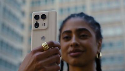 Motorola presenta en Sevilla la serie Edge 50 y los auriculares Moto Buds