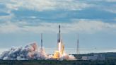 FCC allows SpaceX to deploy 7,500 second-gen Starlink satellites