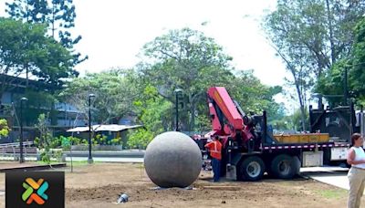 Trasladan la esfera de piedra más grande del Valle Central | Teletica