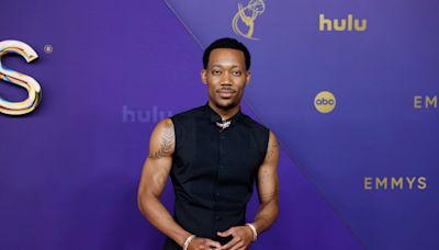 Right To Bare Arms: Al-ARM-ingly Fine Tyler James Williams Sparked Sculpted Shoulder Shenanigans & Muscular Mayhem At 2024 Emmys