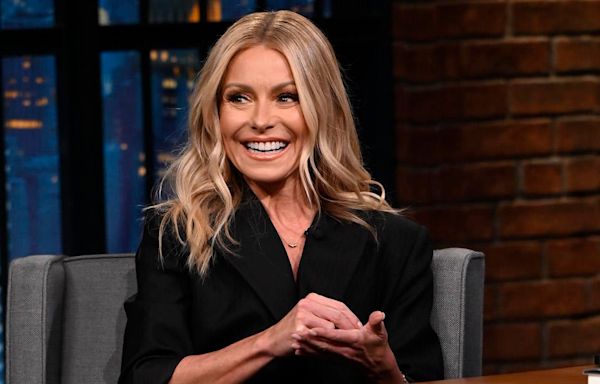 Kelly Ripa Considers Ditching Her Blonde Hair, Says It 'Wants to Be Gray'