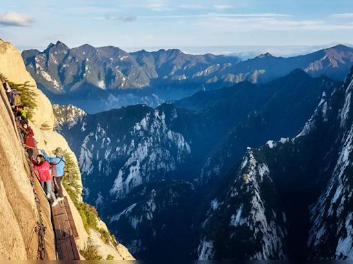 China: Know all about Huashan Plank Walk, the world's most dangerous hike