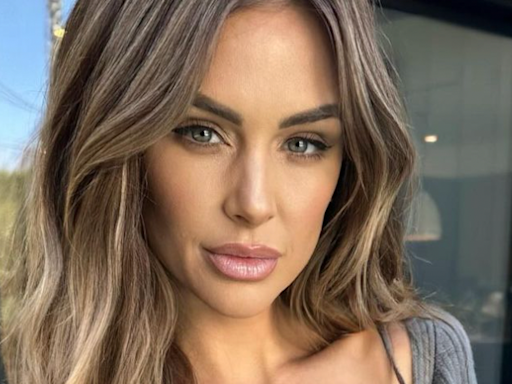 Pregnant Lala Kent poses nude in new video