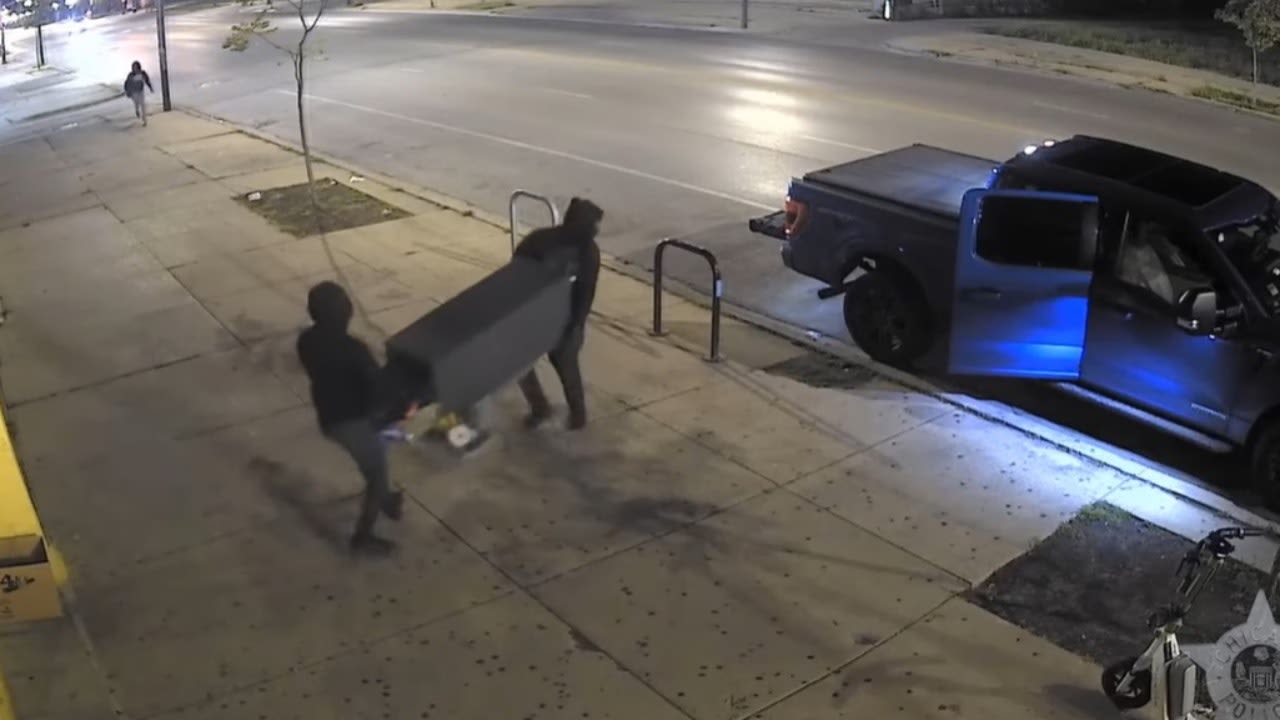 Chicago police seek public's help in solving West Side robbery spree