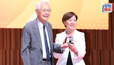 科大校長葉玉如獲30年長期服務獎 指科研如尋寶 冀傳承科學家精神