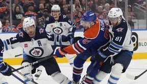 Thud! Edmonton Oilers lay an egg in woeful home-opening defeat