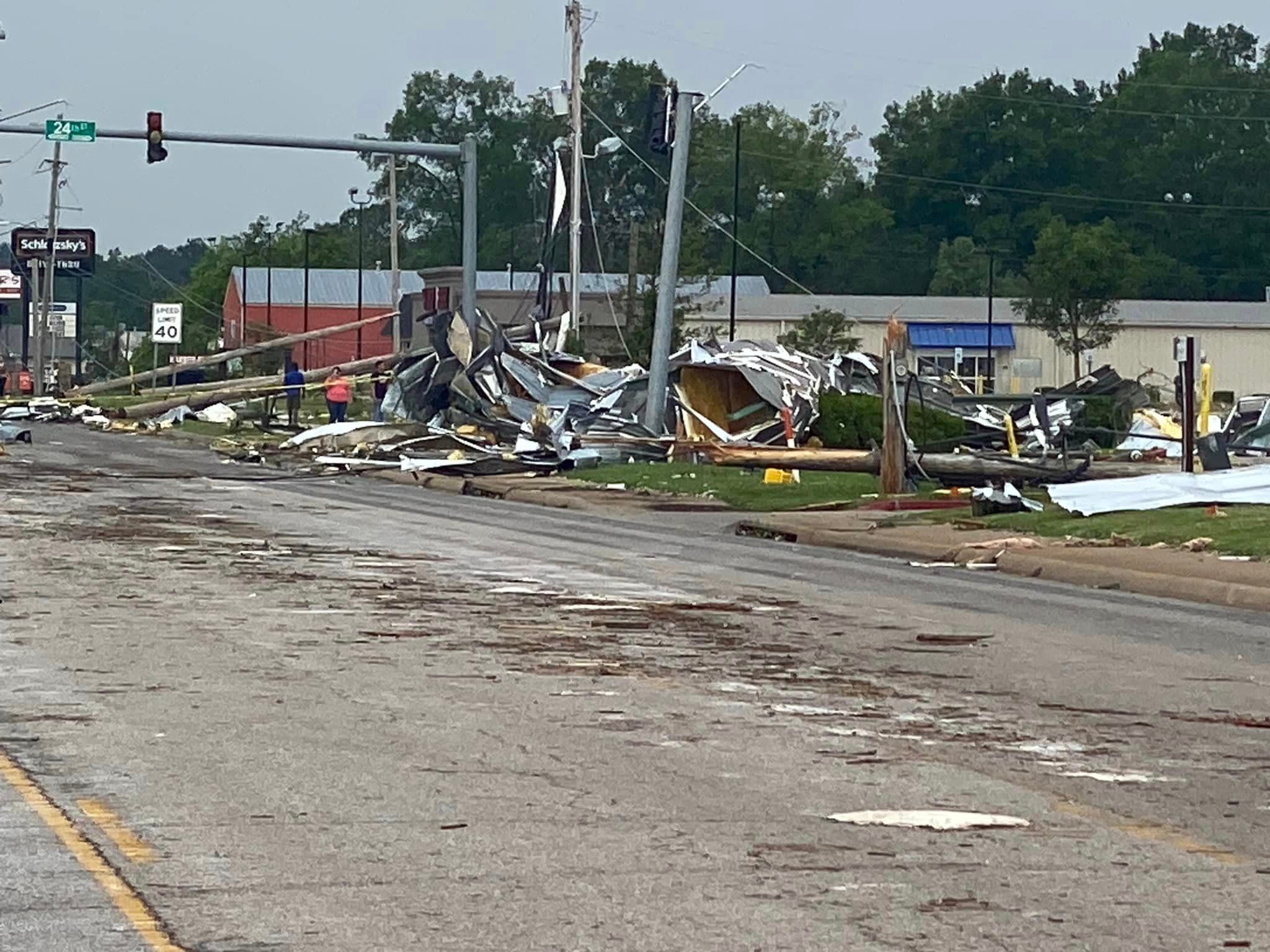 At least 8 dead in Arkansas as tornado outbreak carves paths through towns