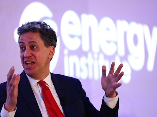 Miliband to add £1.5bn to energy bills in record offshore wind investment
