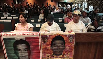 Fiscalía para el caso Ayotzinapa analiza 35 cuerpos entre 2.000 para hallar a estudiantes