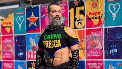 Carmo Dalla Vecchia rebate crítica por look usado na Parada LGBT+: "Peço"