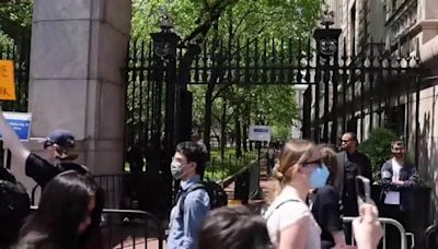 Continúan las protestas en la Universidad de Columbia después de una jornada en la que hubo 282 detenidos en NY
