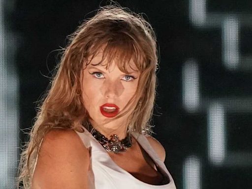 Taylor Swift Fans Say Their 'Heart Is Hurting' After Hearing Newly Released Voice Memo