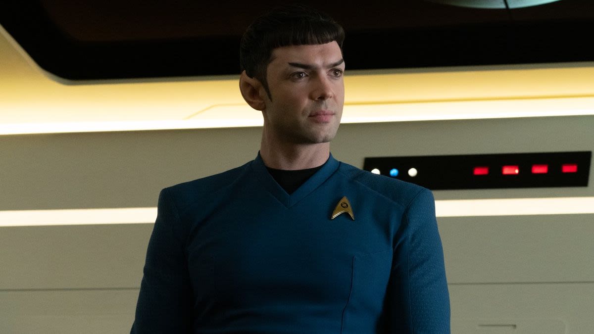 What Makes Star Trek: Strange New World Star Ethan Peck's Spock Stand Out From Leonard Nimoy's Performance...