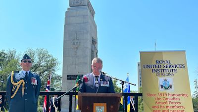 Pedestal honouring war brides of Canadian soldiers unveiled at cenotaph in Regina