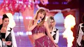 Taylor Swift inicia su gira 'Eras' con un concierto de 44 canciones