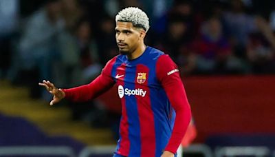 Manchester United ‘instensify’ interest in Barcelona star as contract stalemate continues