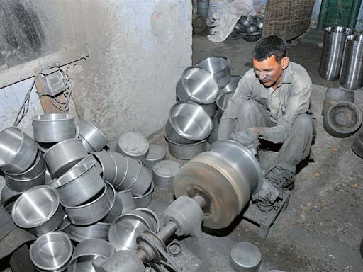 Uncertainty in steel prices irks bizmen