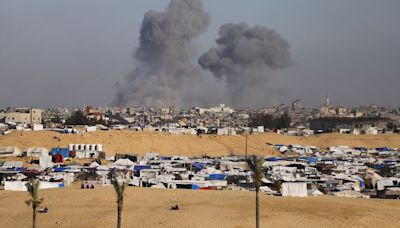 Israel toma con tanques el paso de Rafah tras rechazar un alto el fuego y seguir atacando la zona