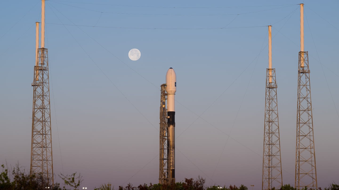 TODAY: SpaceX readies Falcon 9 for morning launch on Cape Canaveral