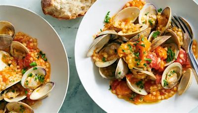 A Classy (but not Fussy) Clam Dinner