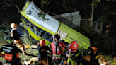 Philippines: 17 dead after 'killer curve' bus crash