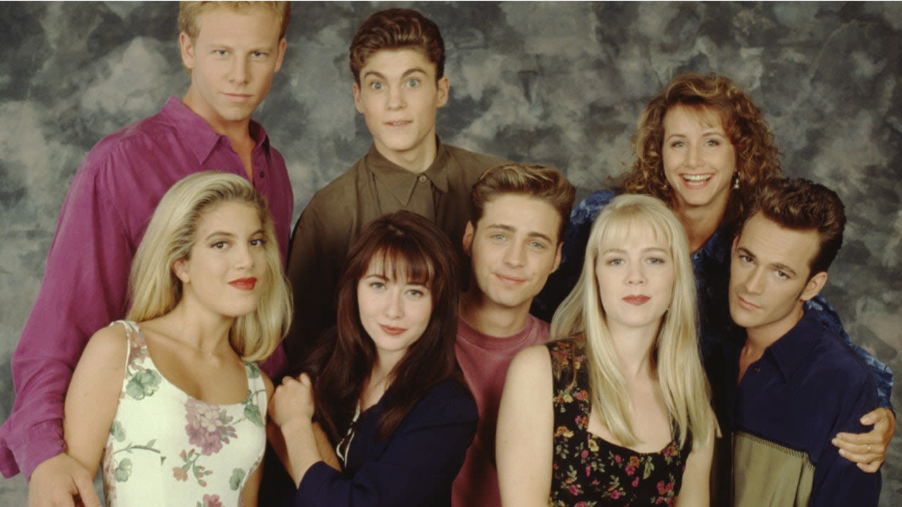 'Beverly Hills, 90210' cast to reunite at '90s Con' in Florida: See the full celebrity guest lineup