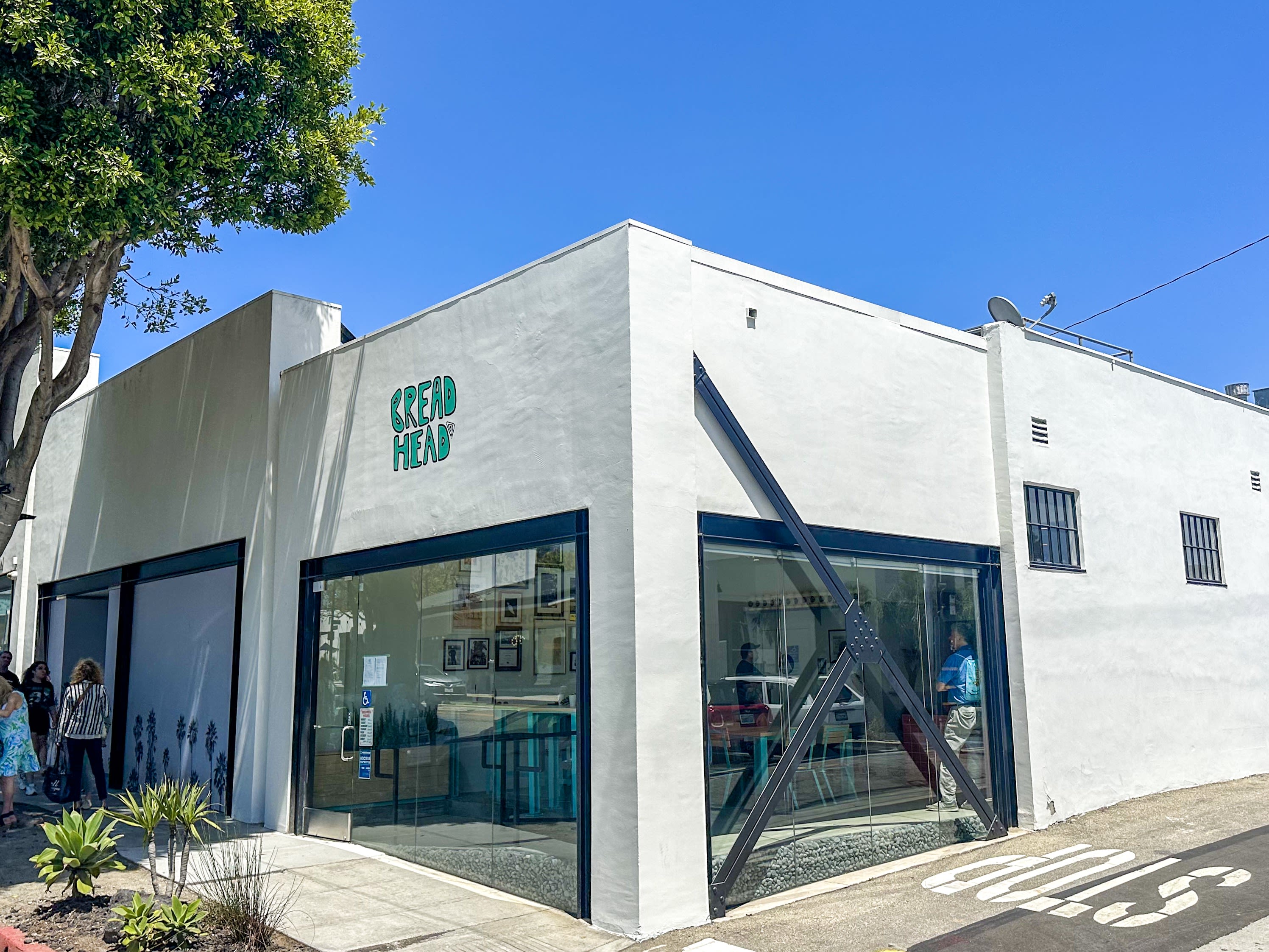 I skipped the line at the celebrity sandwich shop for an easier (and maybe better?) lunch