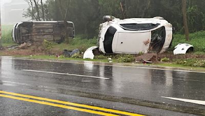 疑未保持安全距離 金門2車追撞狼狽翻路旁