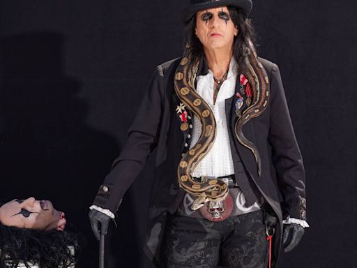 Onstage, he’s master of madness Alice Cooper. Offstage, he’s Vincent Furnier, golf fanatic