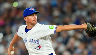 Guerrero, Blue Jays overwhelm Yankees