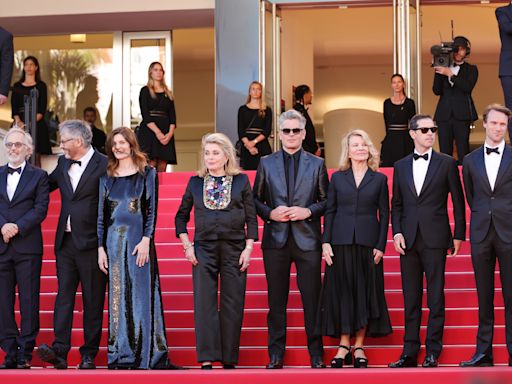 ‘Marcello Mio’ Receives Eight-Minute+ Bravos At World Premiere – Cannes Film Festival