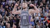 Report: Kings' Sabonis didn't have right thumb surgery
