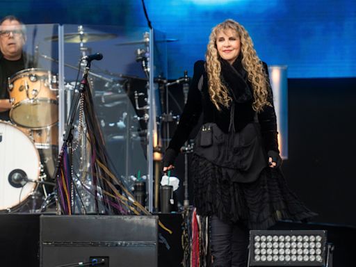 Stevie Nicks wrote The Lighthouse after Roe v. Wade ruling