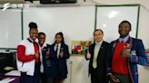慶祝曼德拉月》南非開設第2間「台灣數位教育教室」 文化大學與曼德拉母校開啟教育合作