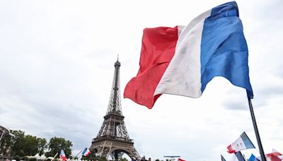 Francia recibe la antorcha de París 2024 para relanzar el fervor por los Juegos