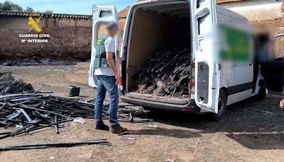 La Guardia Civil detiene a trece personas en Montoro y recupera más de 10 toneladas de cable de cobre telefónico robado