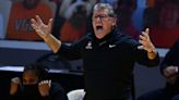 Geno Auriemma rips officiating at halftime of Lady Vols' game against UConn