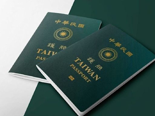 中國小孩見台灣護照猛問「為何是綠色」 媽媽一句話吐實獲讚