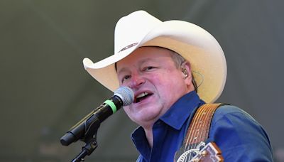 Mark Chesnutt’s Health in ‘Serious Decline’: ‘He’ll Be Devastated If He Can’t Perform’