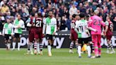 Liverpool no pasó del empate ante West Ham y empieza a despedirse del título de la Premier