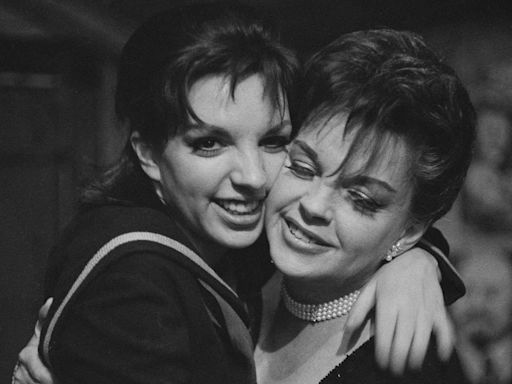 Liza Minnelli Cried for 8 Days When Mom Judy Garland Died — and More Revelations from Her New Documentary