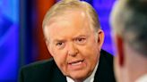 Lou Dobbs, pionero de las noticias por cable y comentarista conservador, muere a los 78 años