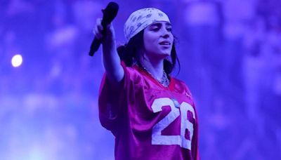 Why are Billie Eilish fans meowing at her concert?