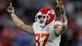 Travis Kelce, Chiefs agree to two-year contract extension