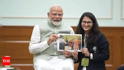 PM Modi Inspires 9-Year-Old Vantika Agarwal to Become Chess Star with Double Gold Medals | India News - Times of India