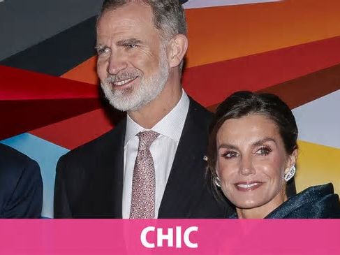 Felipe VI muestra su apoyo a la reina Letizia con un cariñoso gesto