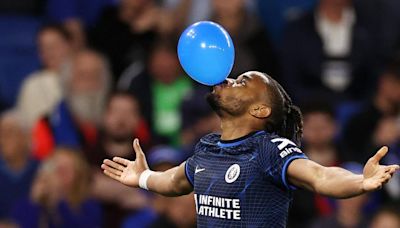 Palmer y Nkunku hinchan el globo del Chelsea