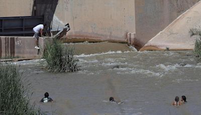 Récord de migrantes rescatados en el río Bravo: 54 en un día - El Diario NY